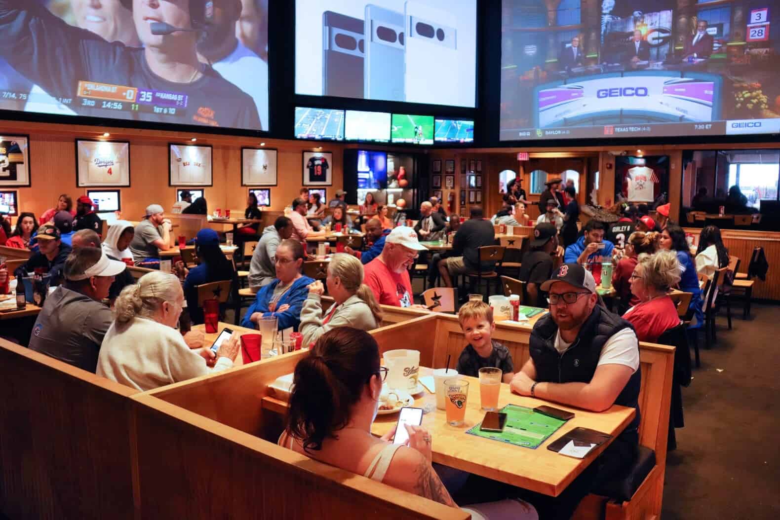 Sneakers Sports Grille Jacksonville Beach, FL